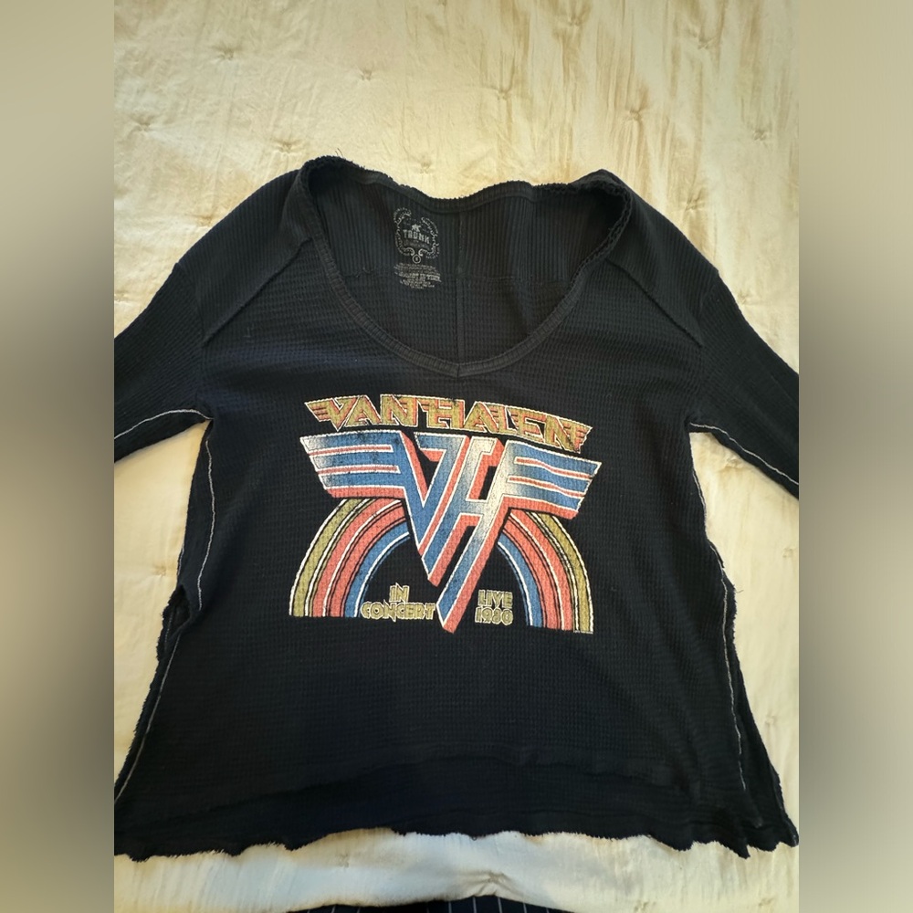 Trunk Ltd size M Van Halen thermal long sleeve side slit tee